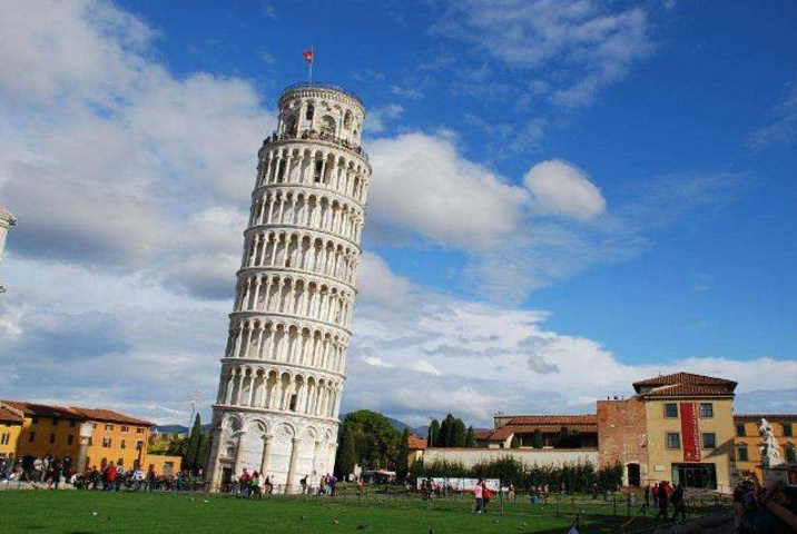 "作为世界七大奇迹之一,同时也是意大利最知名的地标建筑,第一眼