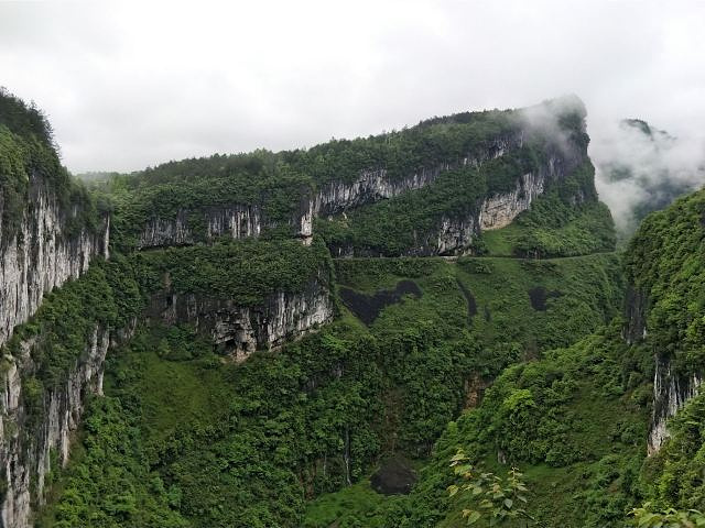 武隆天生三桥,去重庆你一定会想到武隆自然风景区.