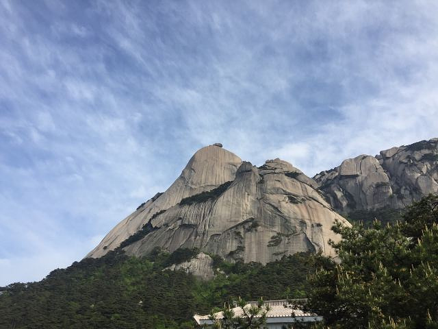 2号7点半赶早就到了大龙窝索道上山,人还不多,风景还不错,主要是可以