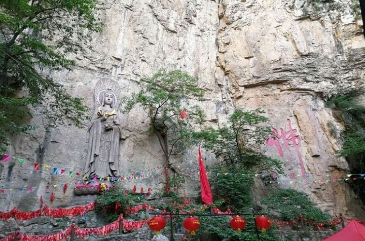 太行五指山景区属国家aaaa级景区,位于太行山东麓涉县境内,河南店镇