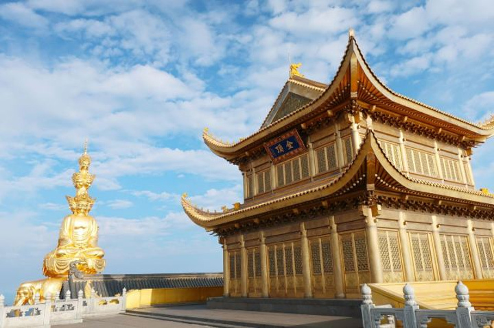 峨眉山是中国四大佛教圣地之一,也是普贤菩萨的道场,入川自由行,实地