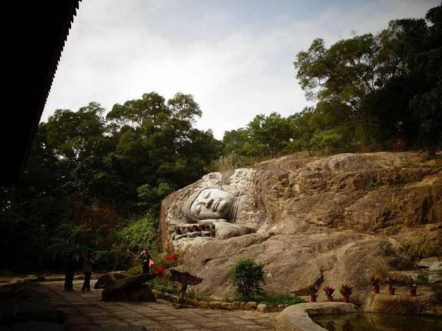 清源山国家重点风景区是泉州十八景之一,也是国家级重点风景名胜区,由