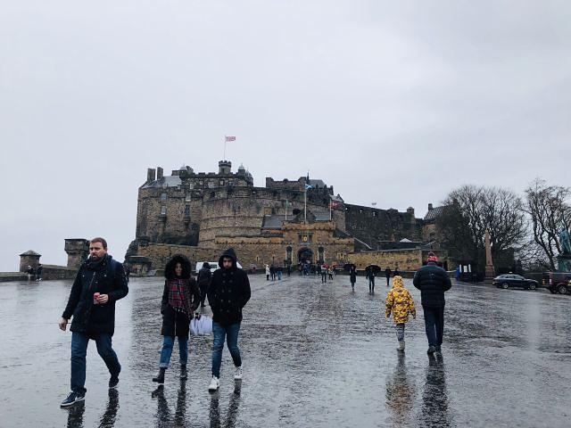 "这绝对绝对值得游玩！去的那天天气特别的差，但还是游玩得很开心_爱丁堡城堡"的评论图片