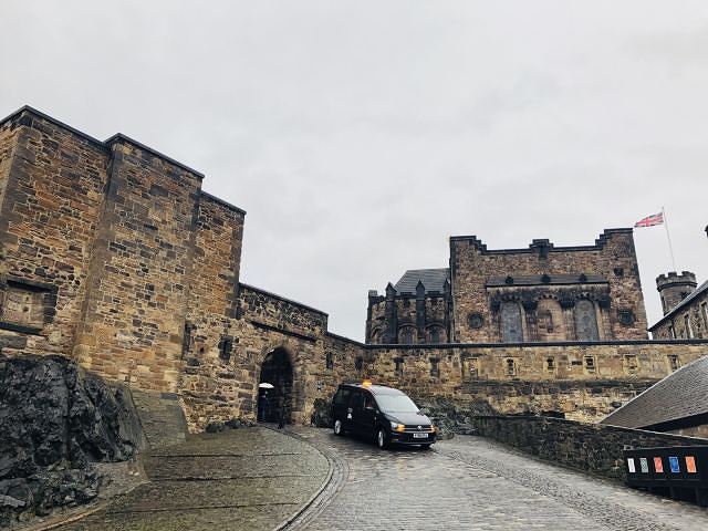 "这绝对绝对值得游玩！去的那天天气特别的差，但还是游玩得很开心_爱丁堡城堡"的评论图片