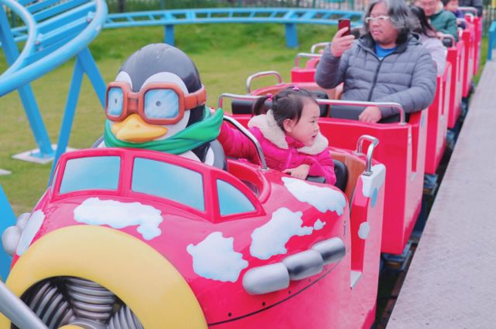 "门票是单次的，出去了就不能进了&#x0A;婴儿车也可以一起进去，非常人性化～&#x0A_上海海昌海洋公园"的评论图片