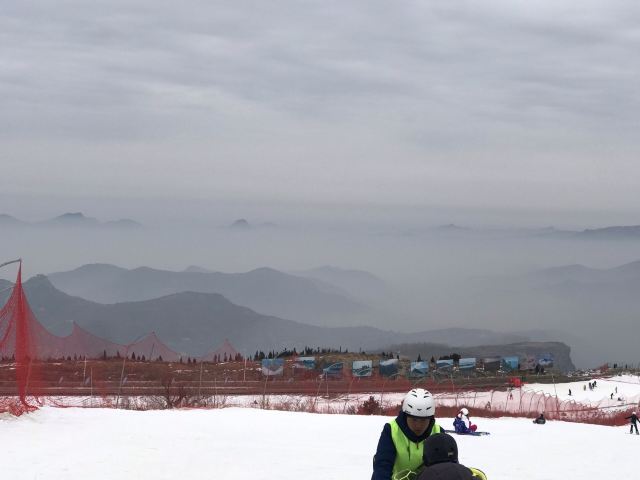 嵩顶滑雪度假区