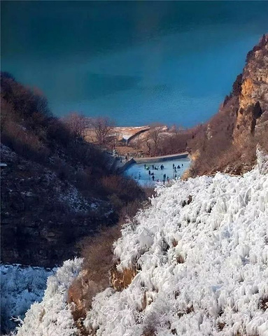 "冰瀑奇观非常美丽，就是冻人哈哈。不过人少景美，&amp_水帘峡风景区"的评论图片