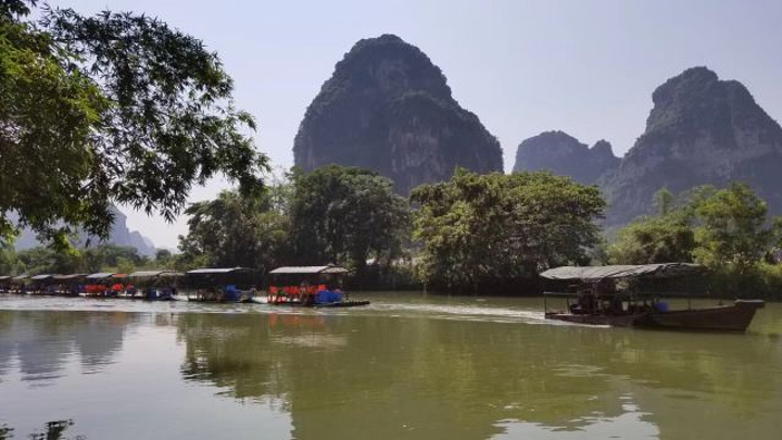 "一直非常喜欢桂林的景色，漓江是整个桂林的代表，这里的山水结合得特别的漂亮，尤其在连接上做一个竹..._雁山园"的评论图片