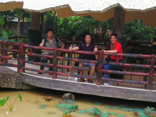 通天地下河景区