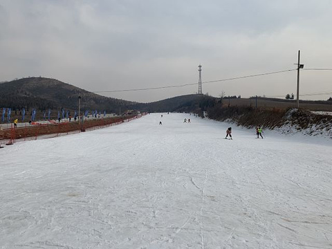 秦皇古道滑雪场旅游景点图片
