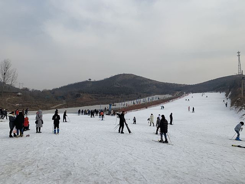 秦皇古道滑雪场旅游景点图片