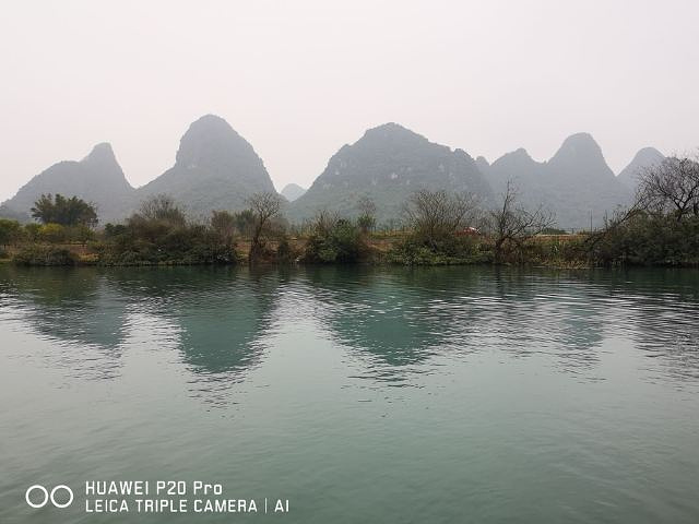 "桂林这几天冷的要命，定了门票及来回车接送，整个服务都不错，节约了很多时间，到了景点导游就已经买..._遇龙河景区"的评论图片