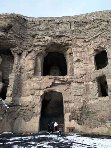 "存有主要洞窟45个，大小窟龛252个，石雕造像51000余躯，为中国规模最大的古代石窟群之一，..._云冈石窟"的评论图片