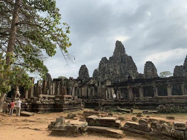 "柬埔寨，美景，美食，拍照，旅游的天堂。一生必须要去一次的地方，夕阳西下，断壁残垣，神迹_吴哥窟"的评论图片