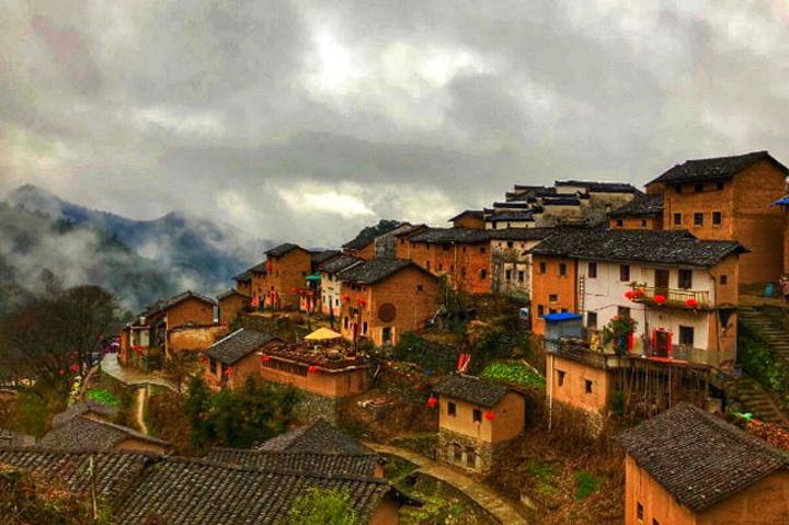 安徽歙县深渡镇千岛湖旅游线上有个大山里的村庄阳产村是一个有着悠久