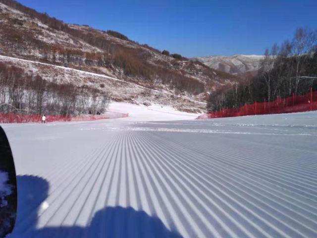 张家口多乐美地滑雪场