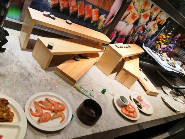 诺亚8号温泉水汇