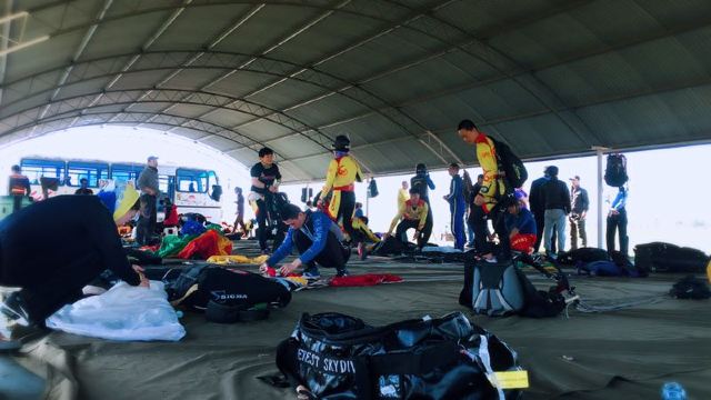 猛犸跳伞俱乐部