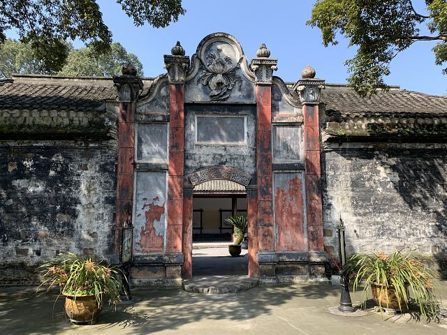 理到位,慢慢走半天逛下来,既能了解旧社会庄园地主剥削穷苦大众的历史