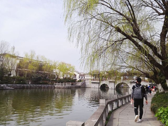 风景特别好看,我去的时候天气不冷不热的,特别适合出去玩,一大早和