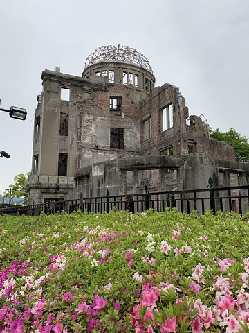 "...过这个原爆圆顶屋就能清楚知晓，这是当时原子弹爆炸中唯一残留下来的建筑，见证了那个无比黑暗的时刻_石窟庵"的评论图片