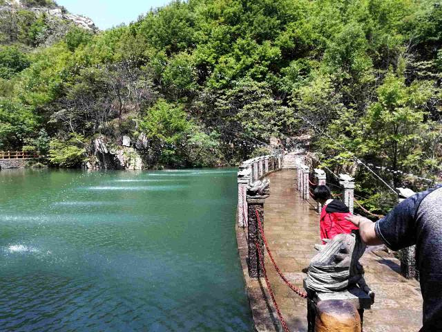 "青山秀水，飞泉流瀑，都是原生态的风景，非常值得游玩_连云港云龙涧原生态风景区"的评论图片