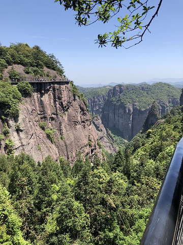 "游玩下来给我的总体感觉有以下几点：景色非常美，山高险峻，景区管理规范，五一期间限流而没有人满为..._神仙居"的评论图片