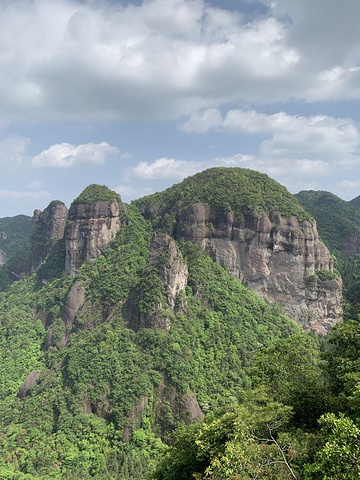 "景色秀丽。但我一定要提醒后面的人&#x20;下山摔跤的可能性很大。后悔死了没等坐缆车下山_神仙居"的评论图片