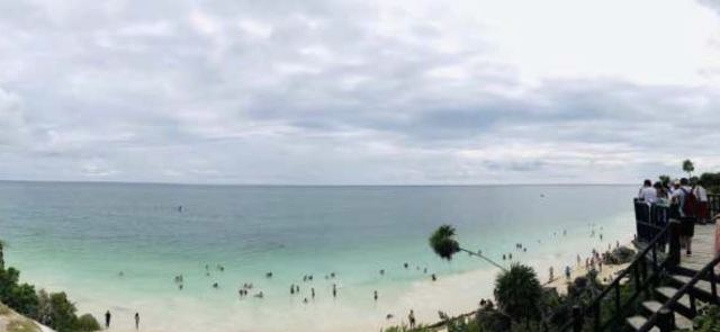 "这里壮观的海岸是墨西哥最好的顶级海滩之一，这里有像糖一样迷人而细碎的沙滩，浅绿色的海水，徐徐的..._图伦遗址"的评论图片