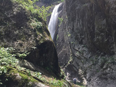 龙井峡瀑布旅游景点图片