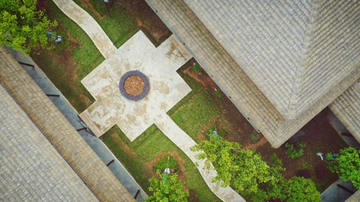 "...等等，不过炭河古城入口处巨大的四羊方尊女神像还是及其有气势的，简直是地标搬的存在，绝对不会认错_炭河古城"的评论图片