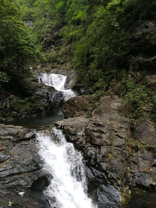 千家峒大泊水瀑布