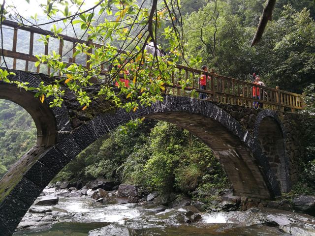 千家峒大泊水瀑布