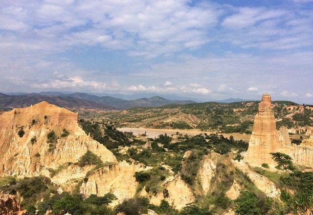 浪巴铺土林(新华土林)