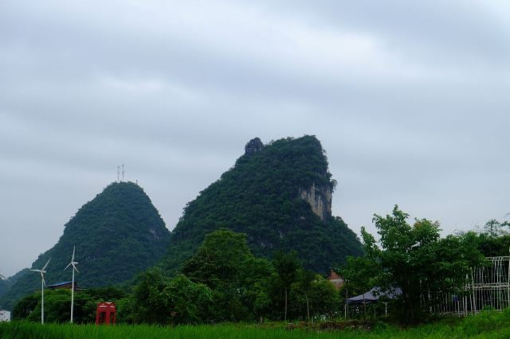 "景色很美，但金龙桥码头售票的大婶素质太差，也算是正规景区，收费也不低，就不能加强一下管理吗_遇龙河景区"的评论图片