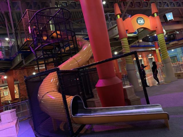 阿布扎比华纳兄弟主题公园