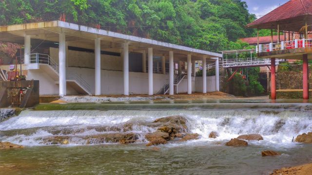 南昆山川龙峡漂流