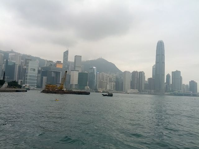 "...的效果更好，酷似乘坐豪华游轮欣赏维多利亚港两岸的夜景，去香港游玩的朋友天星小轮是非常值得一坐的_天星小轮"的评论图片