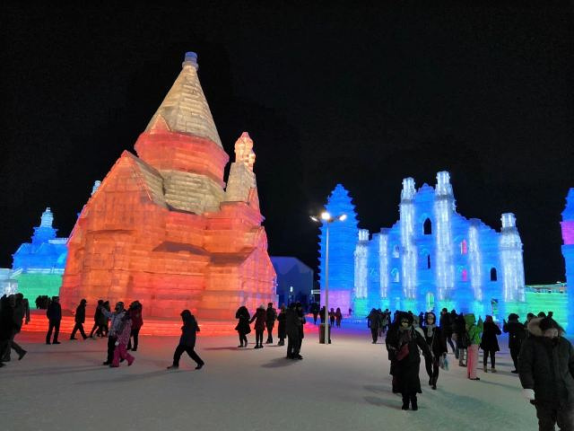 "美丽的哈尔滨冰雪，美丽的哈尔滨冰雪大世界，真的值得拥有，我们10年去过，10年之后再次去，真的很好_哈尔滨冰雪大世界"的评论图片