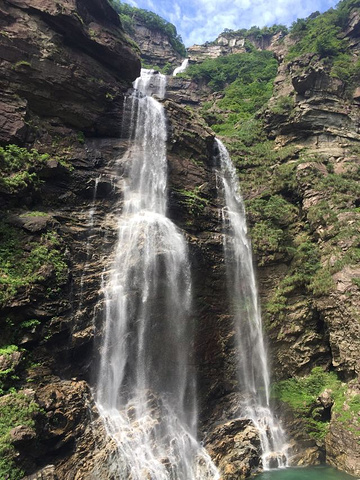 廬山的風景特別秀麗,分東線後西線,我們遊覽了兩天,在廬山上住了一晚