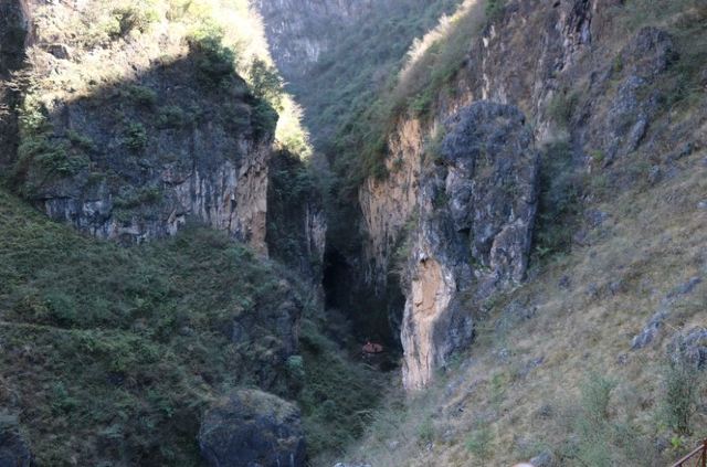 会泽雨碌大地缝