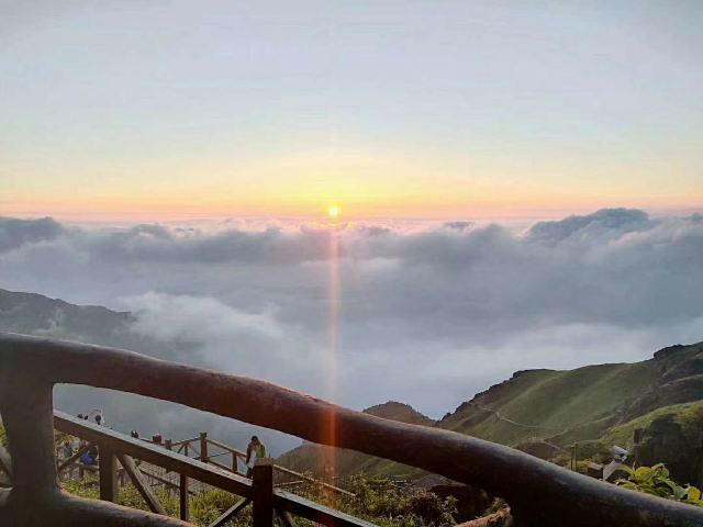 "不管怎样最终就是征服一座山，看到不同的日出日落_萍乡武功山风景区"的评论图片