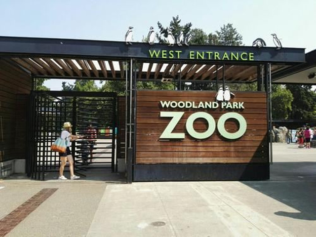"这里的动物园在图片上看起来很小，但是逛起来相当大，可以看到各种动物_林地公园动物园"的评论图片
