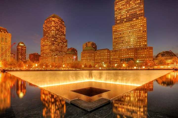 "对911时间想要有更多了解的小伙伴可以去看看，就在新世贸大楼的附近，前面是归零地，设计的也很有..._9/11纪念馆"的评论图片