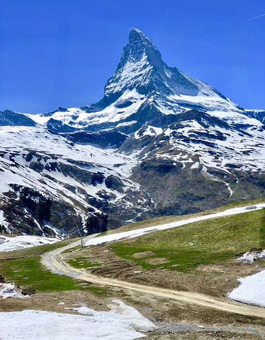 "马特宏峰号称欧洲群山之王，在马特洪峰的gornergrat360度观景台上，可以从海拔3089..._马特宏峰"的评论图片