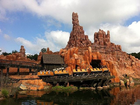 迪士尼神奇王国旅游景点图片