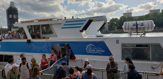 泰晤士河游船