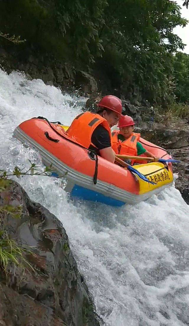 千岛湖鱼跃龙门漂流