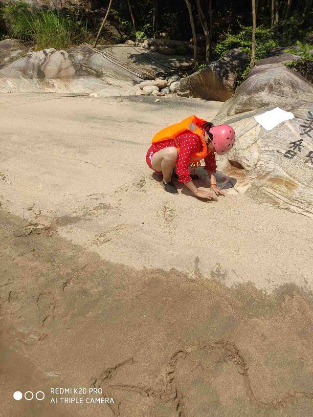 英山桃花冲大峡谷漂流