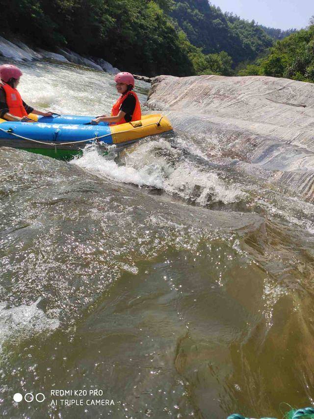 英山桃花冲大峡谷漂流